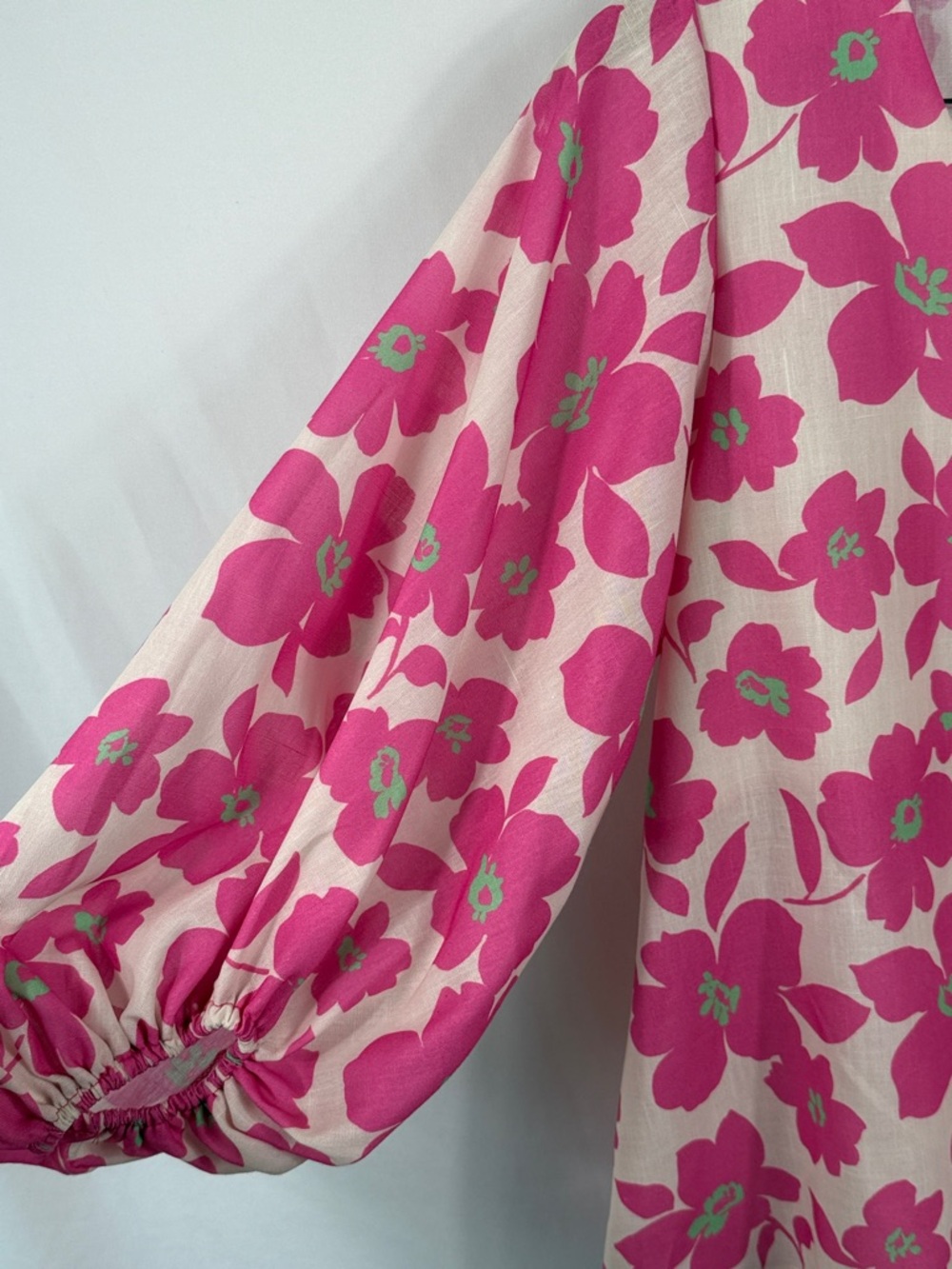 Vine & Love Pink Floral V-Neck Balloon Sleeve Blouse 100% Cotton Womens Size M. - Picture 4 of 6
